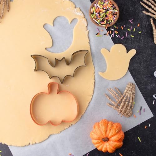 Sweets Indeed Halloween Cookie Cutters 3 Pack with Sprinkles, 2.25 ounces - Image 4