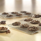 USA Pan Half Sheet Nonstick Roasting and Cooling Rack - Image 3