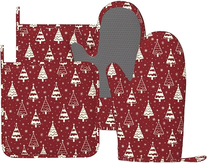 Christmas Oven Mitts and Pot Holders Set by Unknown