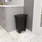 Glad Premium 13 Gallon Trash Can - Image 3
