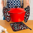 Retro Red Circles Oven Mitt and Pot Holder Set - Image 3