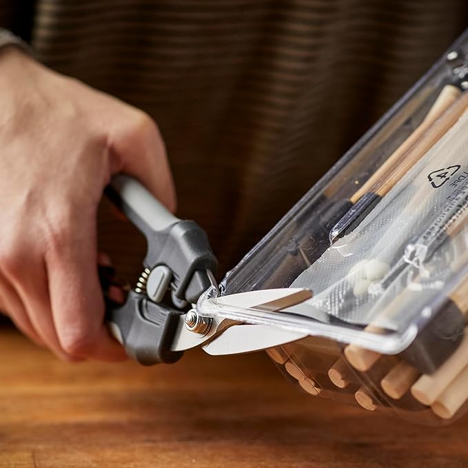 Fiskars Everyday Package Opener, Heavy-Duty Sharp Blades, Clamshell & Zip Tie - Image 7