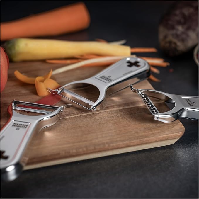 Kuhn Rikon "Swiss Metallic" Piranha Cross Peeler - Image 5