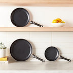 Amazon Basics Non-Stick 3-Piece Frying Pan Set - Image 3