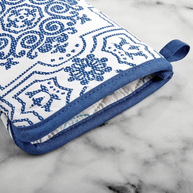 Martha Stewart Strie Medallion Oven Mitt 2-Pack Set - Image 3